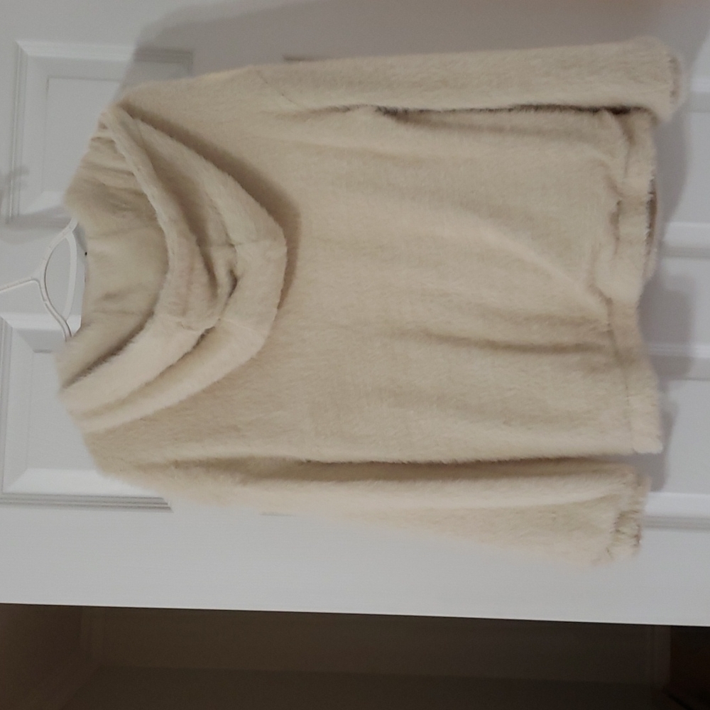 Sweater - Picture 2 of 4